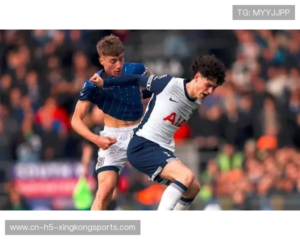 热刺签利兹联新星格雷，完成3000万镑签约